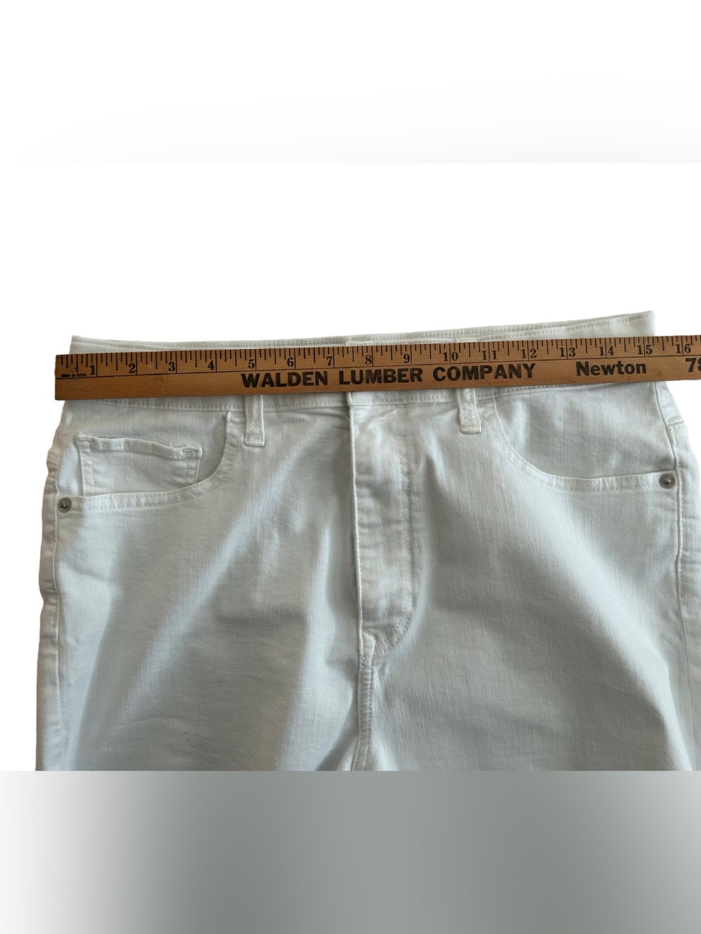 Express White Denim Frayed Hem Jean Shorts - Picture 4 of 5